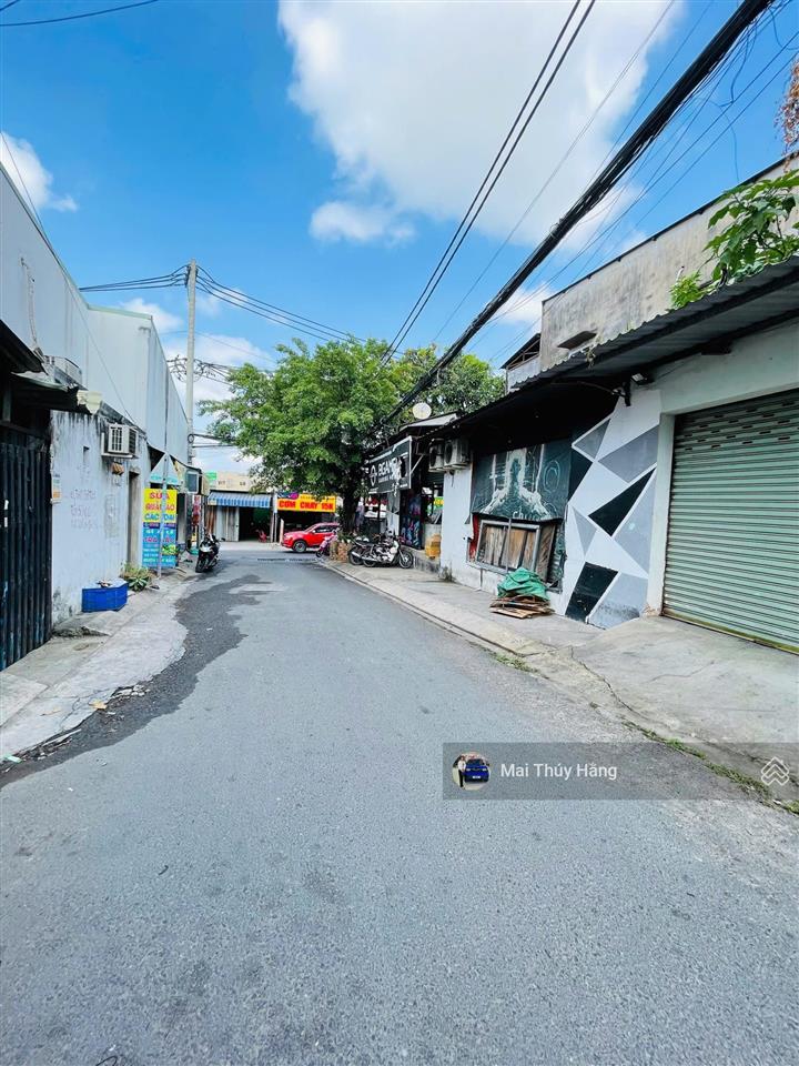 Góc 2 mặt tiền ngay ga metro ngang 14.5m  full thổ cư, vị trí tiềm năng cao