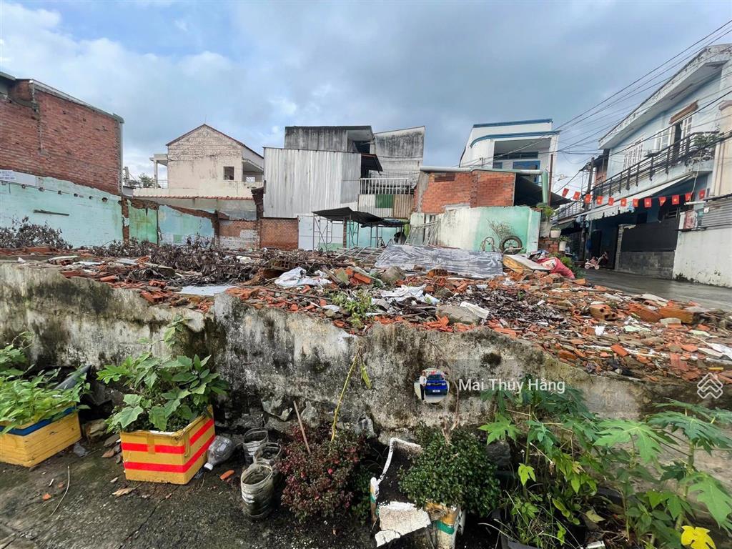 Góc 2 mặt tiền ngay ga metro ngang 14.5m  full thổ cư, vị trí tiềm năng cao