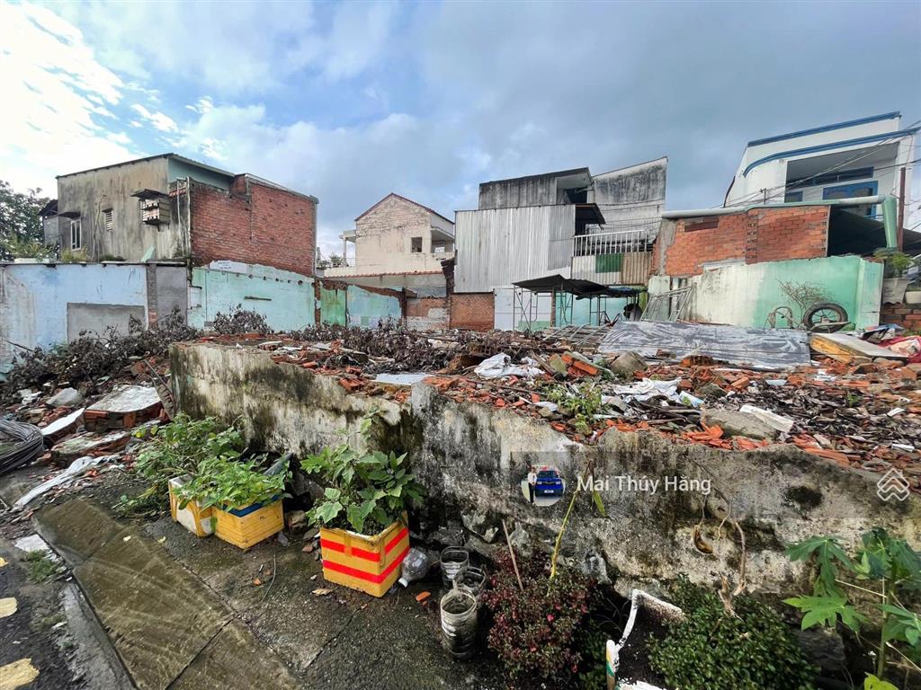 Góc 2 mặt tiền ngay ga metro ngang 14.5m  full thổ cư, vị trí tiềm năng cao