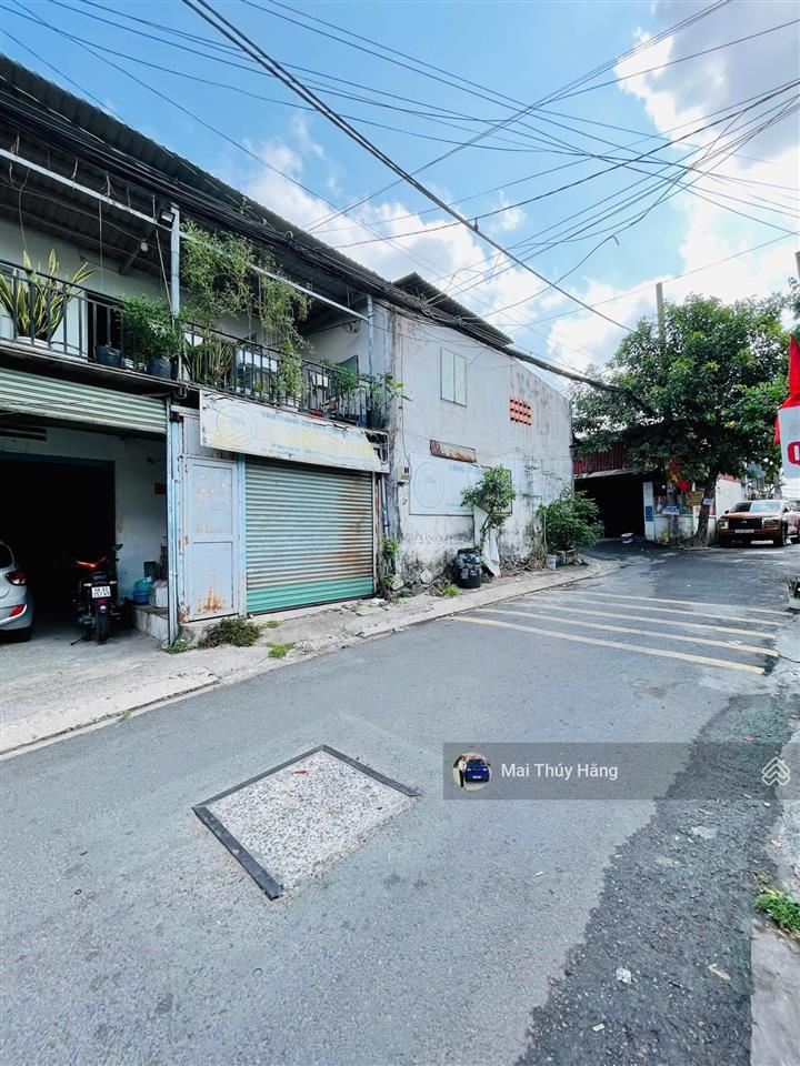 Góc 2 mặt tiền ngay ga metro ngang 14.5m  full thổ cư, vị trí tiềm năng cao