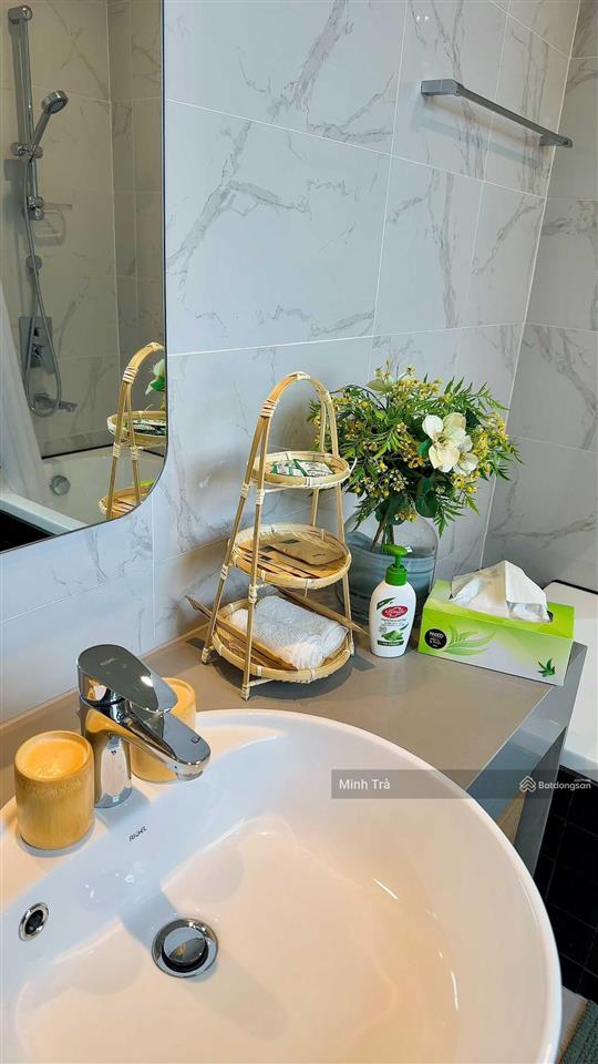 Cho thuê gấp căn hộ kingston, phú nhuận, 60m2, 2pn lớn, nhà đẹp, giá 15 tr/th.  0939 125 ***