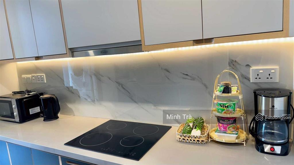 Cho thuê gấp căn hộ kingston, phú nhuận, 60m2, 2pn lớn, nhà đẹp, giá 15 tr/th.  0939 125 ***