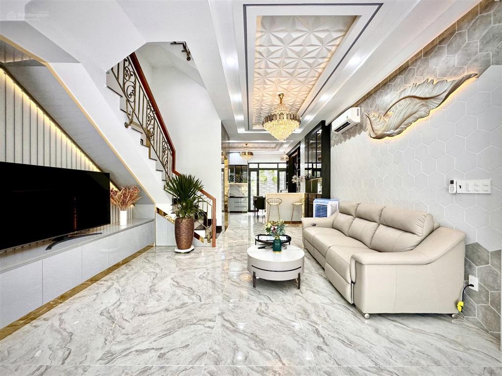 Bán nhà sổ riêng 84,2m2 hoàn công đầy đủ full nội thất kdc green riverside nhà bè