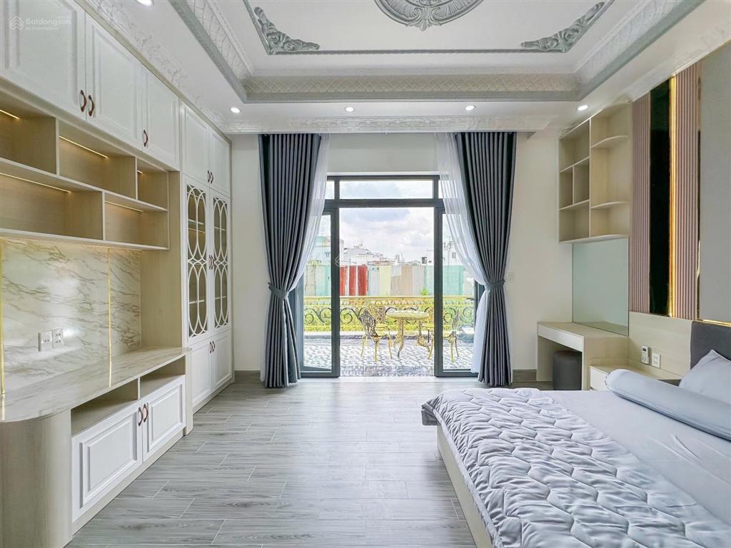 Nhà đẹp 4 tầng có thang máy kdc green riveside, nhà bè