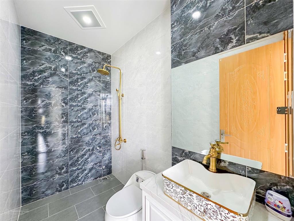 Nhà đẹp 4 tầng có thang máy kdc green riveside, nhà bè