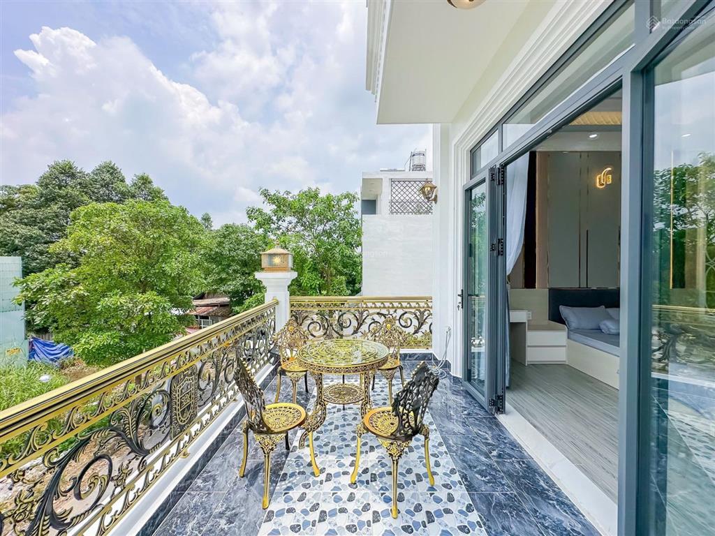 Nhà đẹp 4 tầng có thang máy kdc green riveside, nhà bè