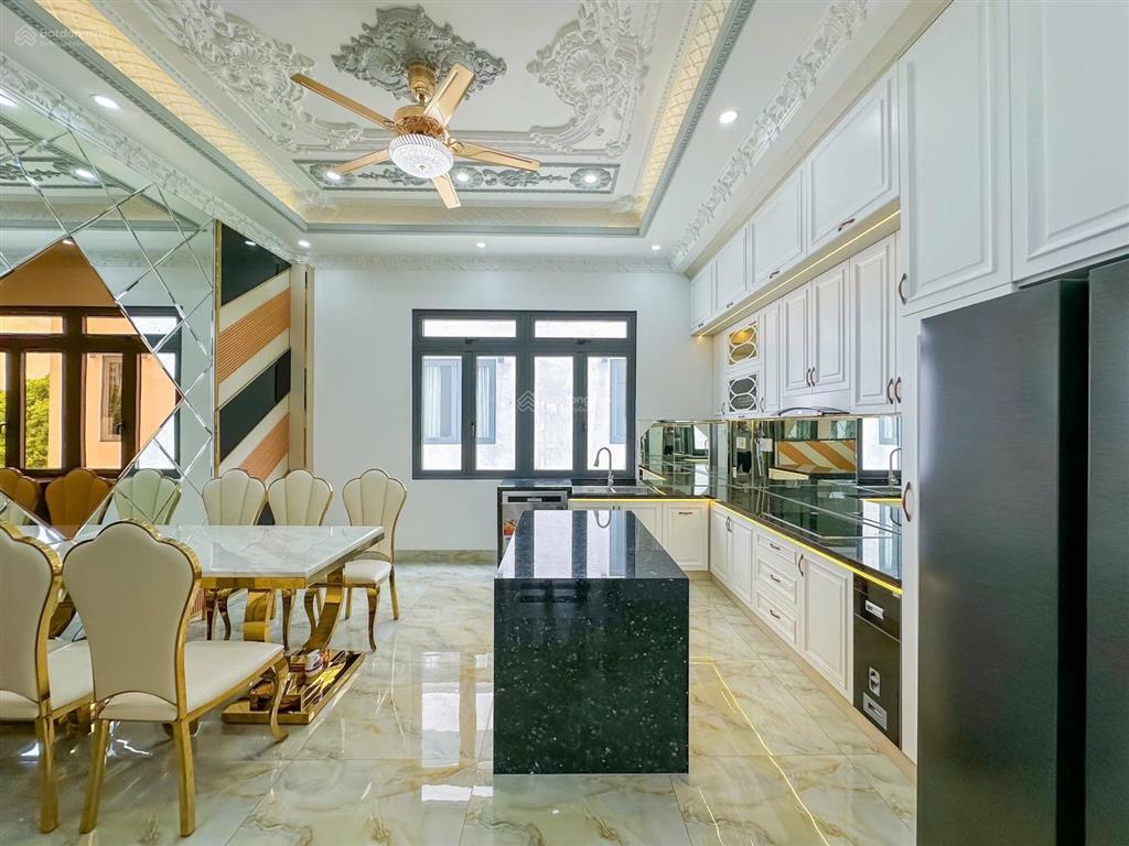 Nhà đẹp 4 tầng có thang máy kdc green riveside, nhà bè