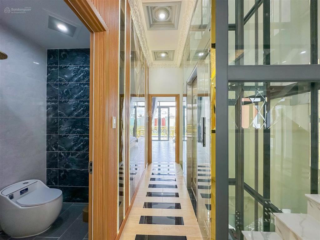 Nhà đẹp 4 tầng có thang máy kdc green riveside, nhà bè