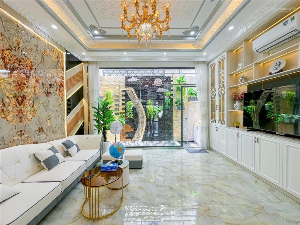 Nhà đẹp 4 tầng có thang máy kdc green riveside, nhà bè