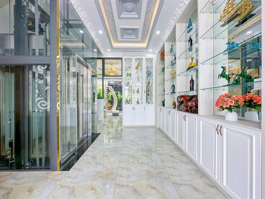 Nhà đẹp 4 tầng có thang máy kdc green riveside, nhà bè