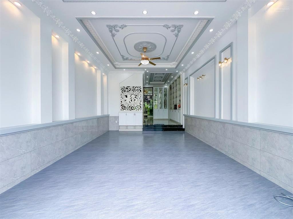 Nhà đẹp 4 tầng có thang máy kdc green riveside, nhà bè