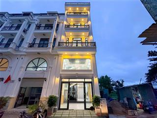 Bán nhà sổ riêng 60.5m2 có thang máy ngay đường hoàng quốc việt, quận 7 liền kề phú mỹ hưng