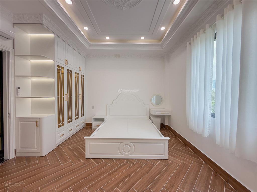 Bán nhà sổ riêng 5 tầng full nội thất có thang máy gần quận 7