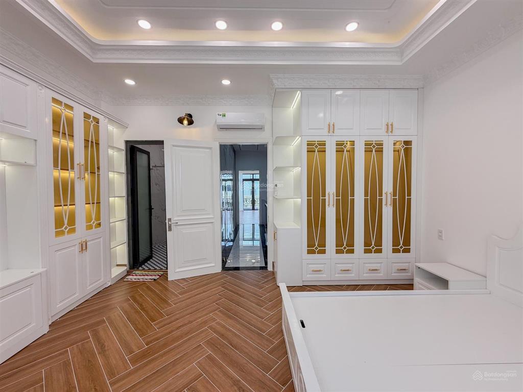 Bán nhà sổ riêng 5 tầng full nội thất có thang máy gần quận 7