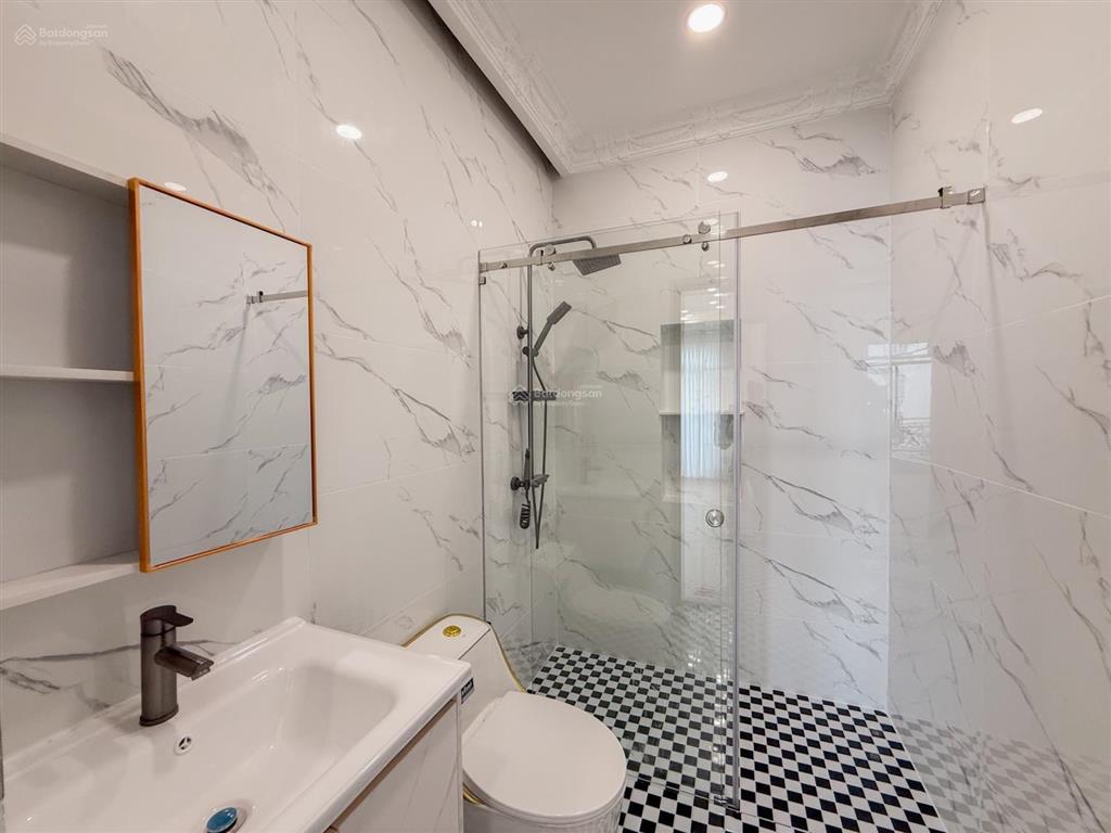 Bán nhà sổ riêng 5 tầng full nội thất có thang máy gần quận 7