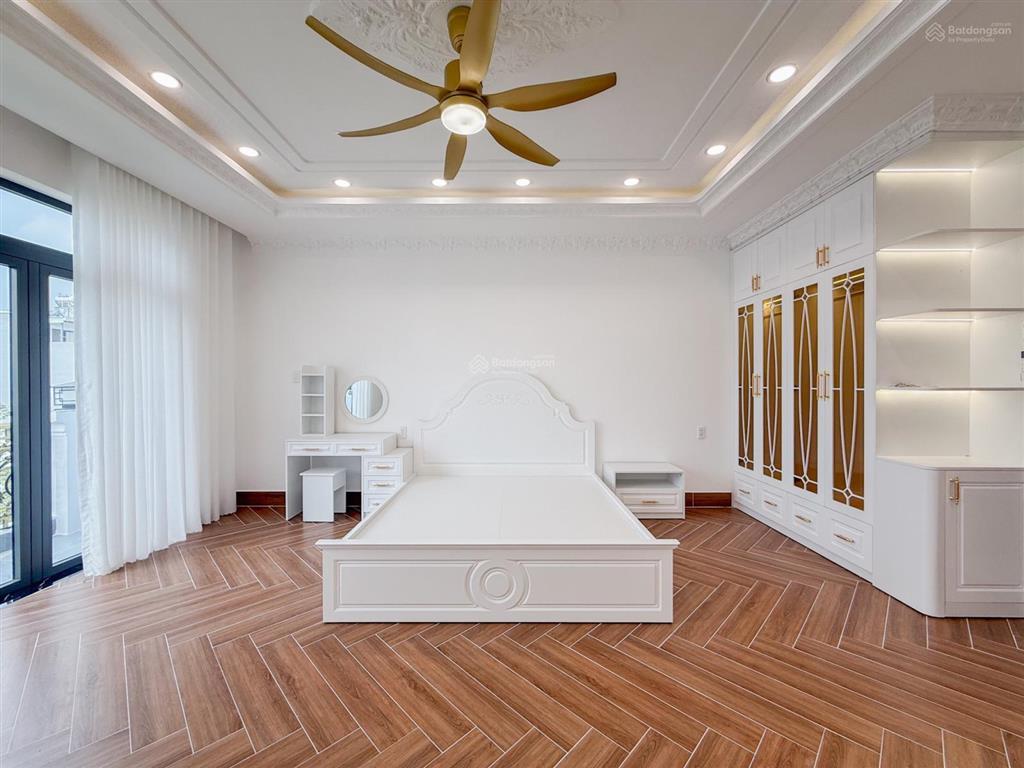 Bán nhà sổ riêng 5 tầng full nội thất có thang máy gần quận 7