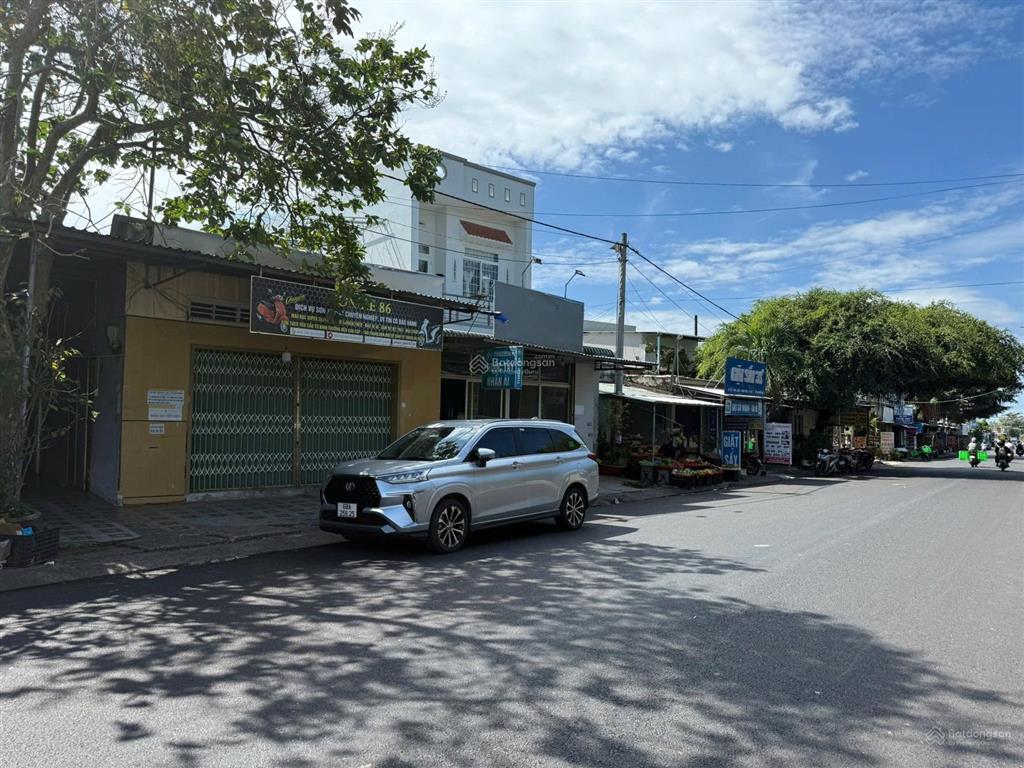 Bán lô đất 182m2 mặt phố cách mạng tháng 8, ngay sát siêu dự án sân bay cũ do sungroup triển khai