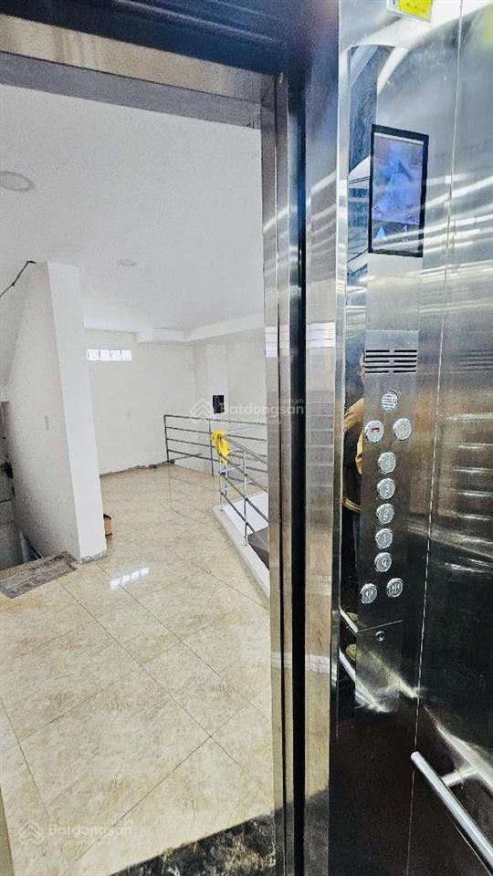 Q3căn hộ dịch vụ70m2 nhà 6 tầng  thang máy  h.công  cho thuê 60tr/th  hxh  nhỉnh 12 tỷ