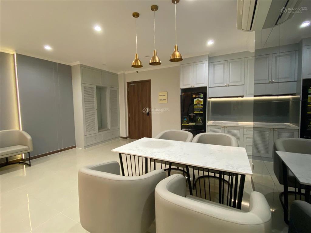 Chính chủ bán căn hộ res 11, lạc long quân, quận 11, dt 73m2, 2pn, 2wc, giá 5 tỷ (giá thật) sổ