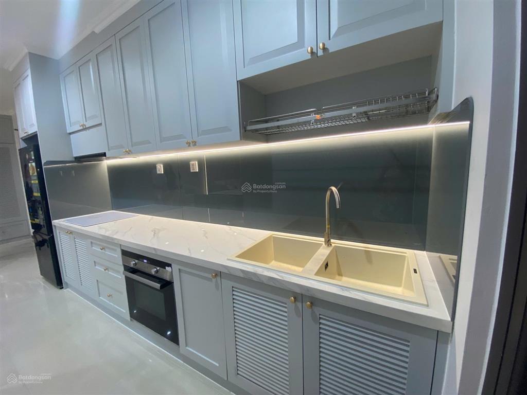 Chính chủ bán căn hộ res 11, lạc long quân, quận 11, dt 73m2, 2pn, 2wc, giá 5 tỷ (giá thật) sổ