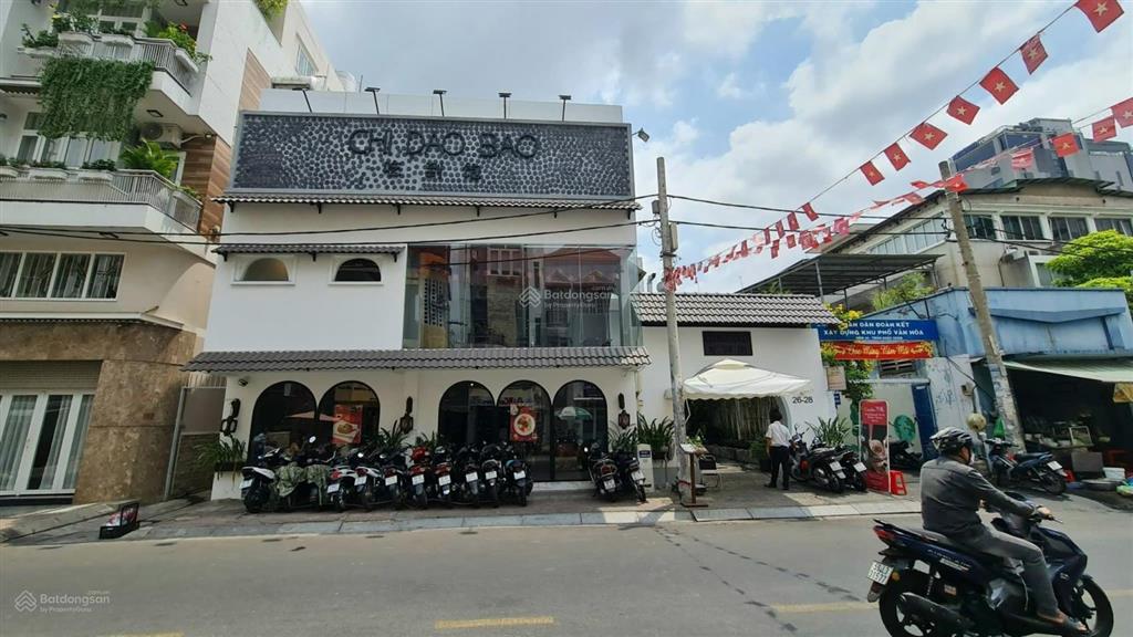 Siêu phẩm góc 2mt trần khắc chân, quận 1, 14x18m, trệt + 3 lầu hđt 220 triệu, giá 80 tỷ