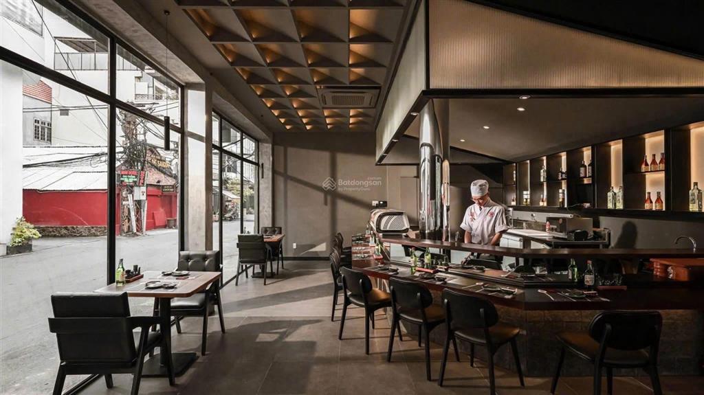 Độc tôn! góc 3mt võ văn tần, phường 5, quận 3, 8x18m  3 tầng  hđt 280 triệu, giá 100 tỷ