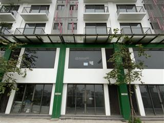 24.6 tỷ có 90m2 đất, 550m2 sử dụng view trường học. giá rẻ hơn vin cổ loa 80 triệu/m2. 0919 185 ***