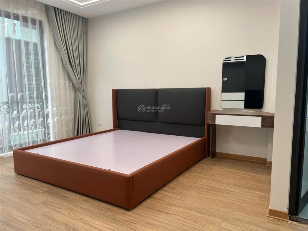 Bán nhà long biên phường long biên hà nội dt 40m2 * 6 tầng * 4,8m * 8,9 tỷ đường thông