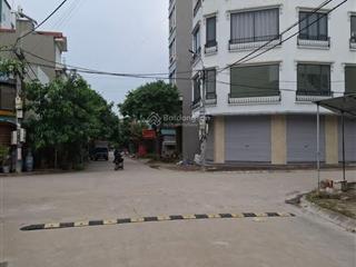 Bán đất bát tràng gia lâm hà nội diện tích  60m2 * 4m * 9,120 tỷ ôtô chánh vỉa hè sẵn nhà c4.