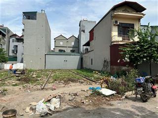 Bán đất cự khối long biên hà nội diện tích  85m2 * 6m * 14,5 tỷ đường 7m vỉa hè.