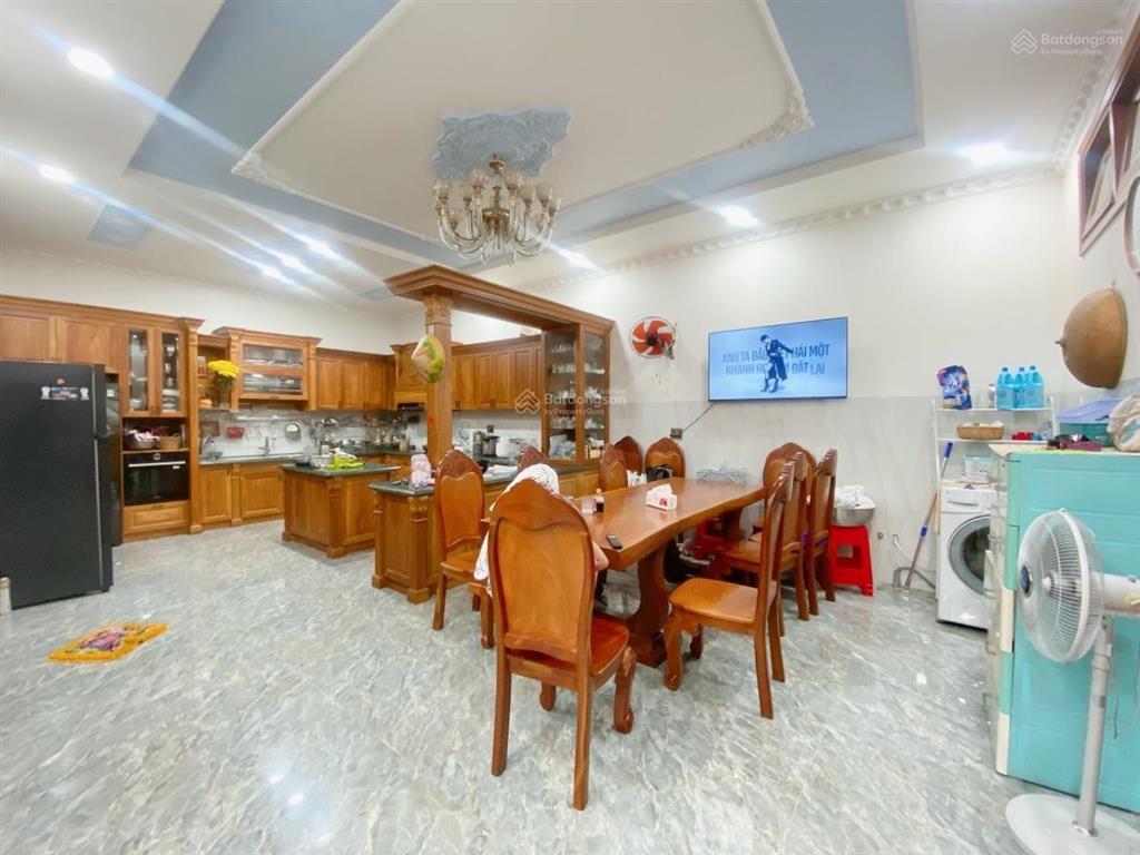 Biệt thự 3 tầng, 210m2, trung tâm tam bình, gần ql1a, tô ngọc vân, thủ đức chỉ 35tỷ.