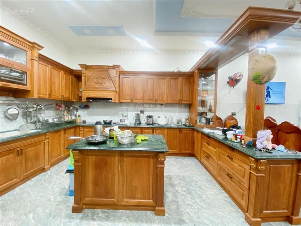 Biệt thự 3 tầng, 210m2, trung tâm tam bình, gần ql1a, tô ngọc vân, thủ đức chỉ 35tỷ.