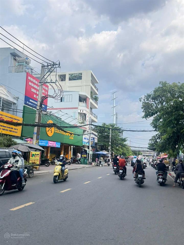 Bán căn góc 2 mt thống nhất (8mx21m nở hậu 10m) 2 lầu  hđt 100tr/tháng giá 32 tỷ thương lượng