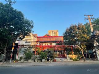 Cho thuê căn góc 2 mặt tiền ngang 19m tại trung tâm thảo điền q2 (tp. thủ đức)