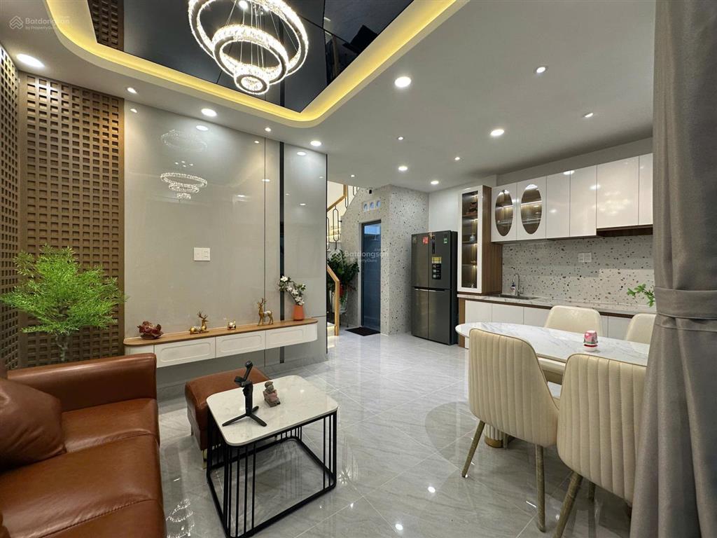 Bán gấp, viên kim cương ngay phố hoa phan xích long q.pn, dt 50m2, nh5mx12.5m, 5 tầng,chỉ 7tỷ 460