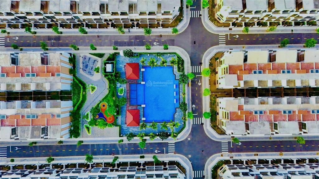 Nhà phố liền kề hồ bơi (5,8 tỷ ) căn đẹp không vướng