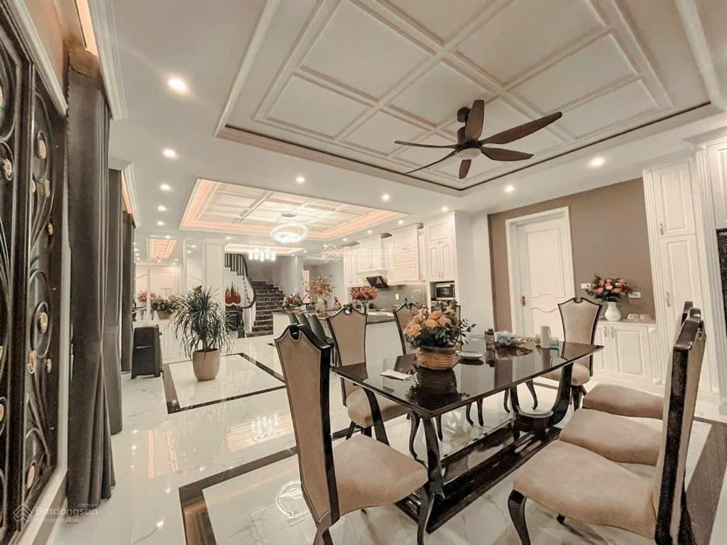 Làm ăn thua lỗ bán gấp 18 tỷ biệt thự mặt biển tại đảo tuần châu 500m2.  0914 043 ***