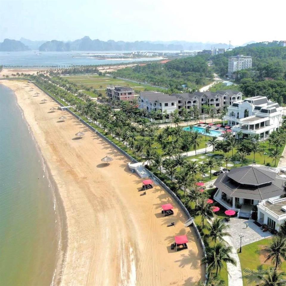 Làm ăn thua lỗ bán gấp 18 tỷ biệt thự mặt biển tại đảo tuần châu 500m2.  0914 043 ***