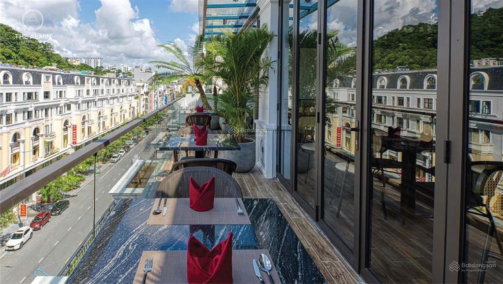 Bán gấp giá 20,5 tỷ nhà 9 tầng 300m2 trục đường vip nhất 25/4 view biển và công viên  0914 043 ***