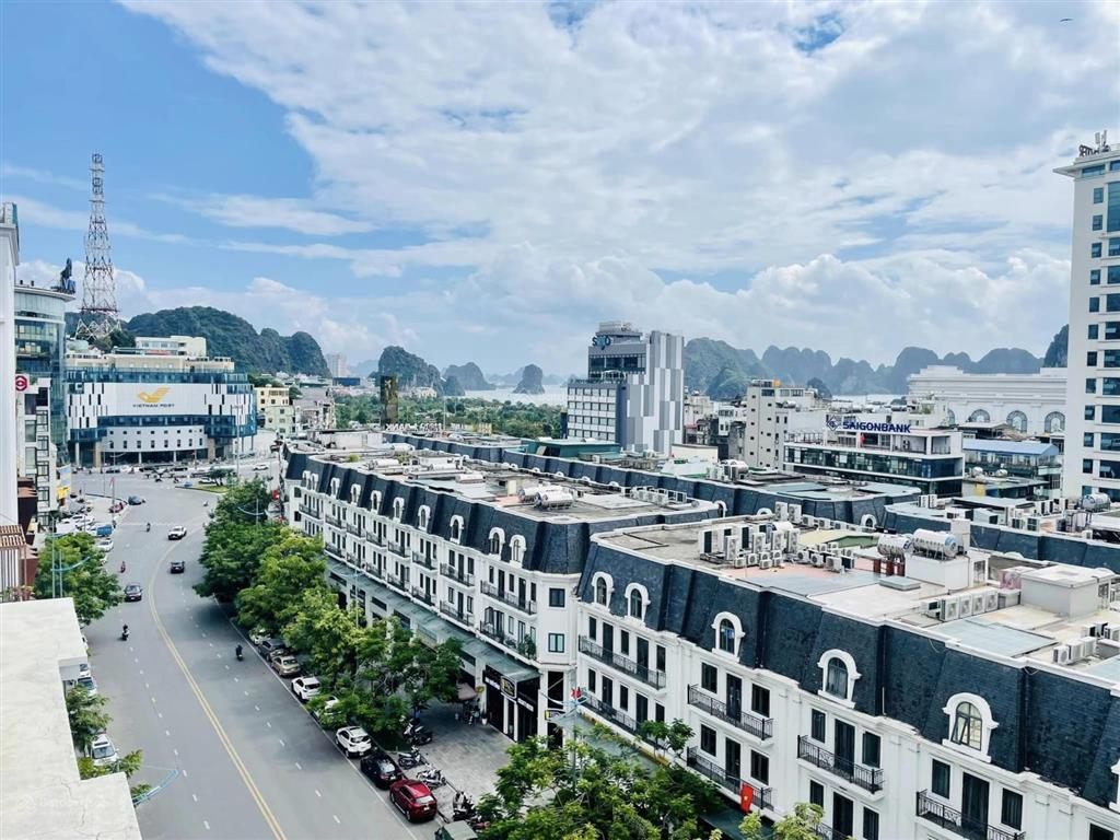 Bán gấp giá 20,5 tỷ nhà 9 tầng 300m2 trục đường vip nhất 25/4 view biển và công viên  0914 043 ***