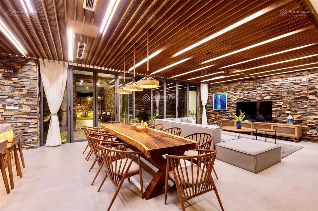 Hết mùa du lịch bán biệt thự vip tuần châu hạ long 500m2 dòng tiền 2 tỉ  0914 043 ***