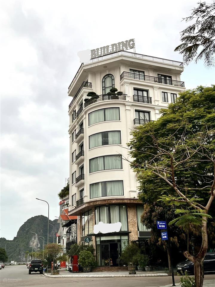 Bán lỗ giá 19,5 tỷ tòa nhà văn phòng 8 tầng công viên lán bè trung tâm hạ long, 0914 043 ***