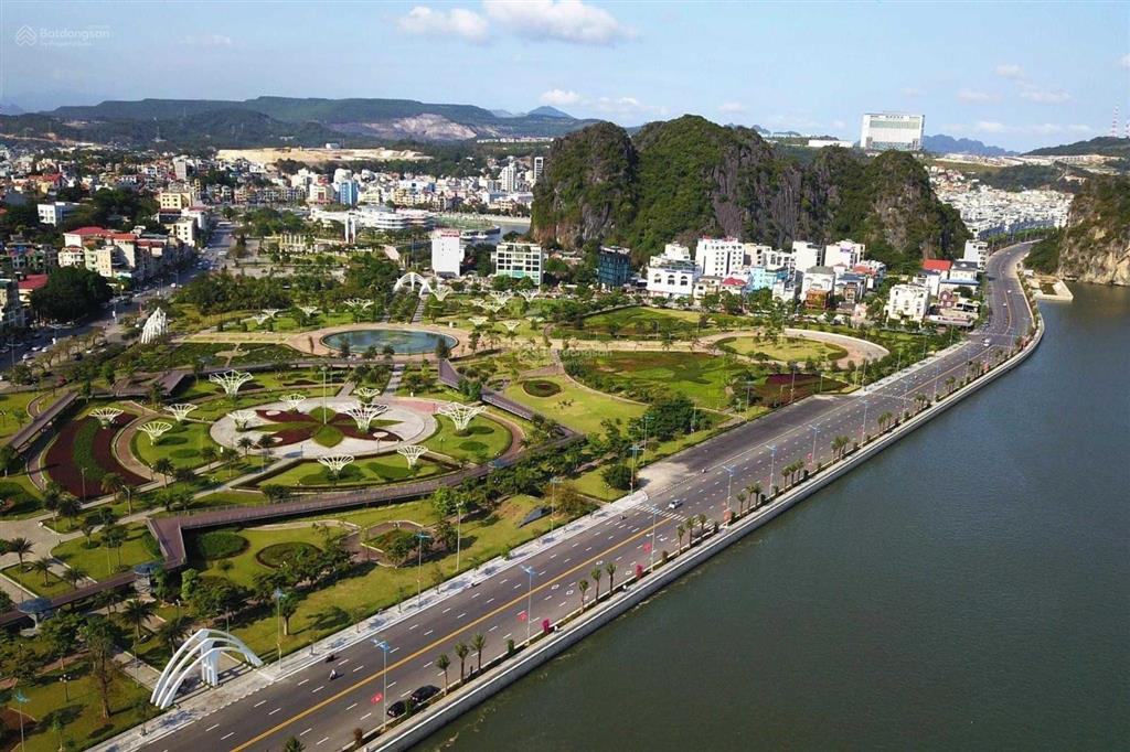 Mua từ 2012 đất biệt thự 400m2 mặt biển cột 3 5 nay cần tiền gấp bán giá 39 tỷ  0914 043 ***