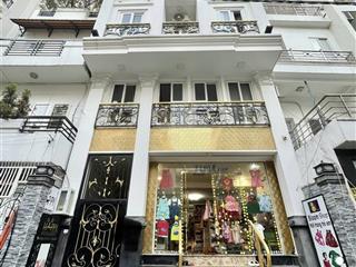 Bán toà chdv ngay nguyễn trãi  dòng tiền 1.560 tỷ/n~4%/n  hầm 6 tầng full nội thất