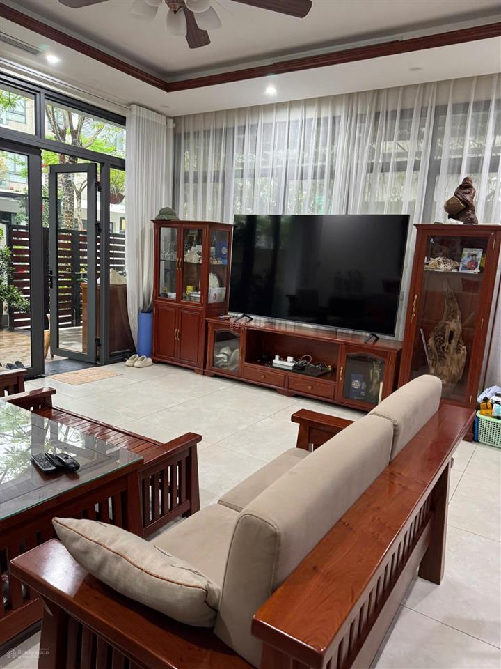 Biệt thự an vượng 180m2 hoàn thiện đẹp, ngay sát công viên!