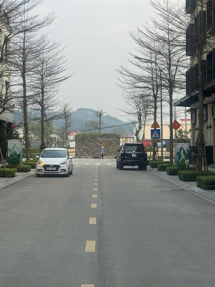 Tôi chính chủ cần bán shophouse dãy sh1 mặt sau đường ql1a. giá cắt lỗ