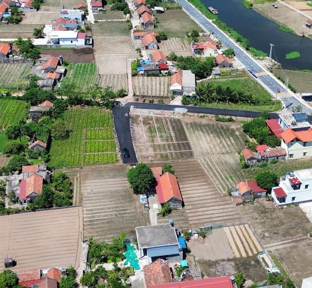 Đất như hình! giá rẻ 1,3 tỷ lô đất hướng nam đối diện quảng trường biển phố đi bộ