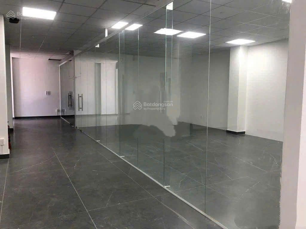 Cho thuê nhà mt trần huy liệu quận phú nhuận dt 24x20m hầm trệt 2 lầu st giá 384tr