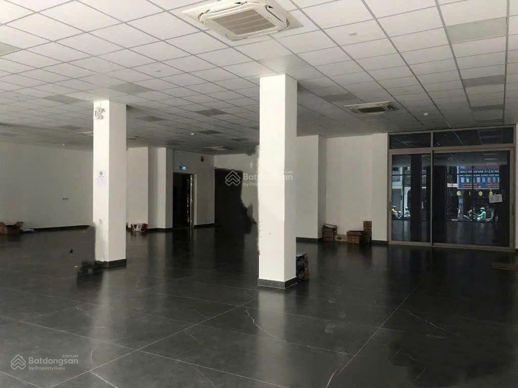 Cho thuê nhà mt trần huy liệu quận phú nhuận dt 24x20m hầm trệt 2 lầu st giá 384tr