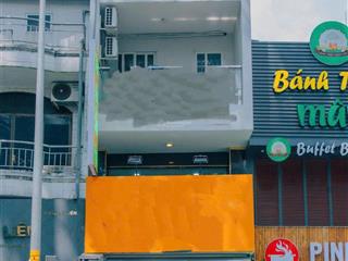Cho thuê nhà mặt tiền nguyễn tri phương p.4, quận 10 diện tích 88m2 hầm trệt lửng 5 lầu tm giá 90tr